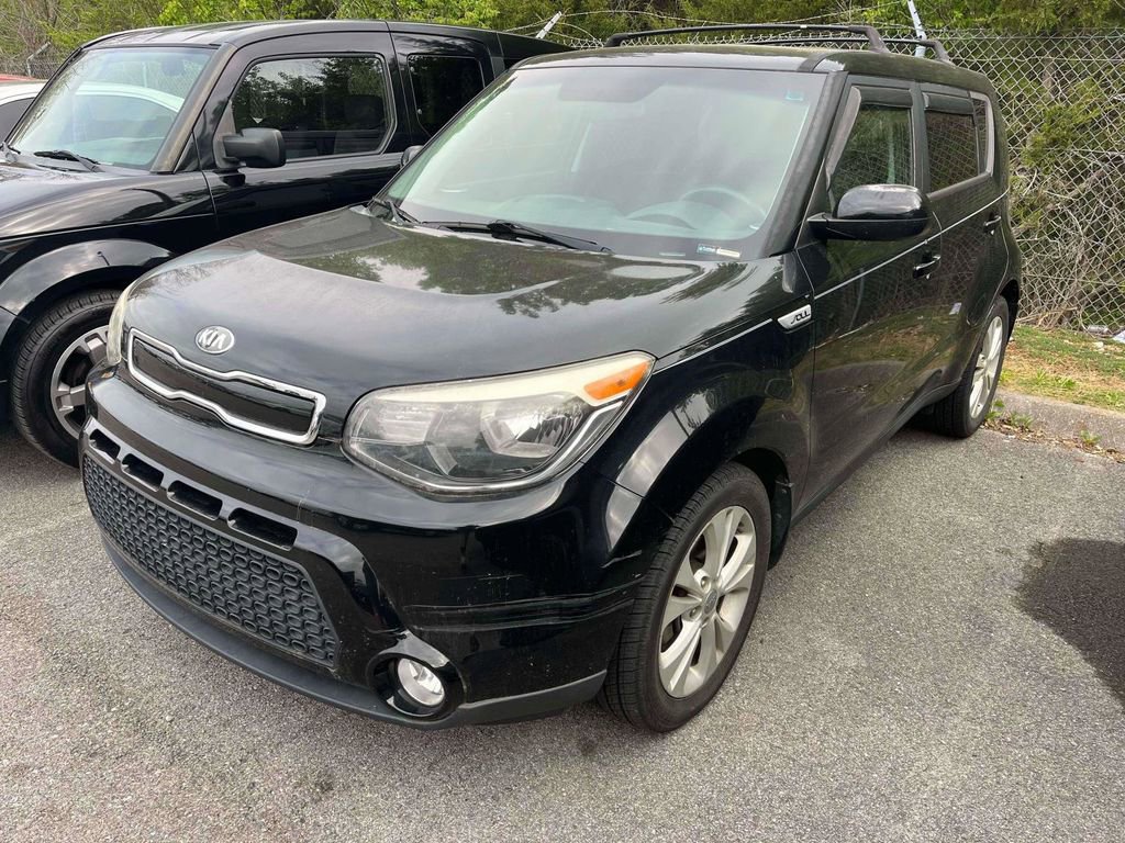 Used 2016 Kia Soul + image 4
