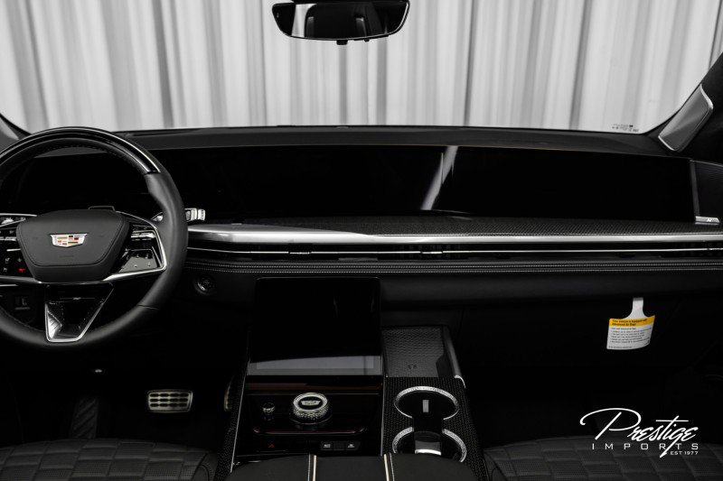 Used 2025 Cadillac Escalade ESV V image 34