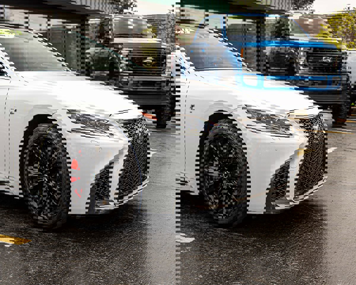 Used 2018 Lexus LS 500 F Sport w/ Accessory Package (Z1) image 3