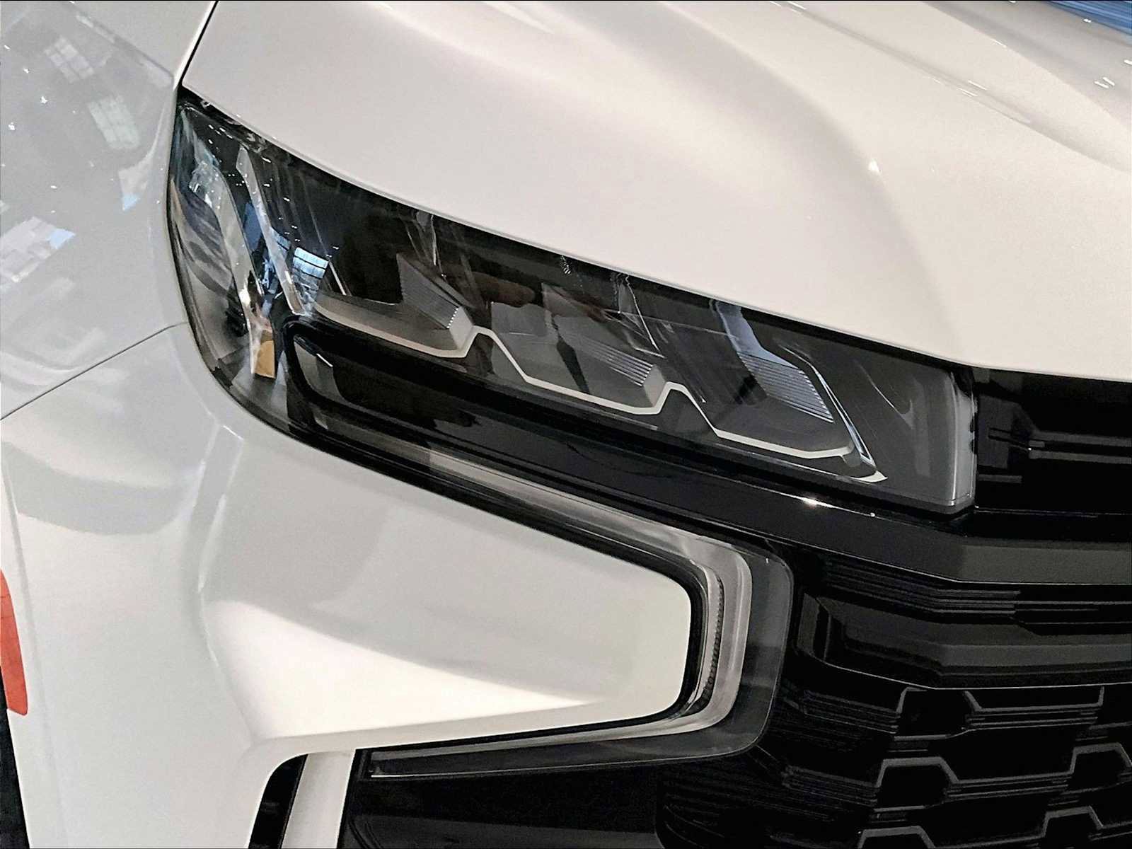 Used 2024 Chevrolet Suburban Z71 image 15