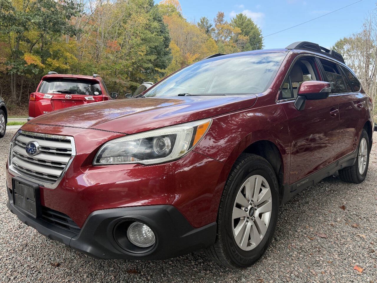 Used 2017 Subaru Outback 2.5i Premium AWD/4WD image 1