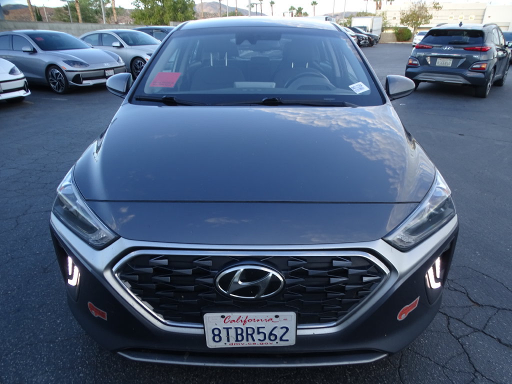 Used 2020 Hyundai Ioniq SE FWD image 2