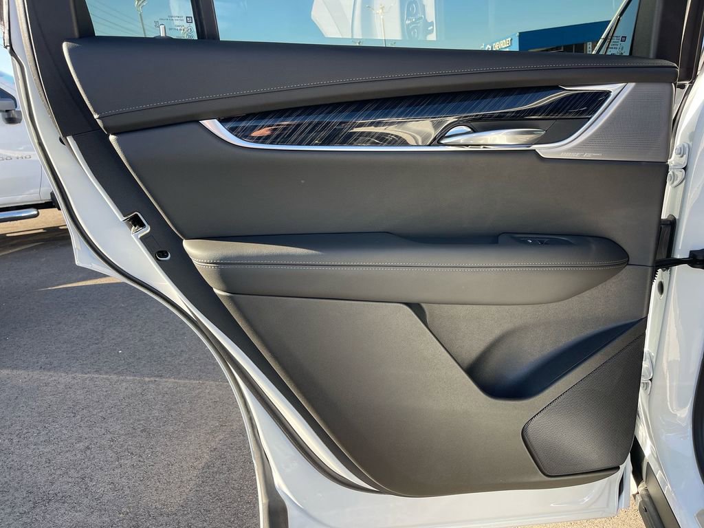 Used 2024 Cadillac XT6 Premium Luxury image 31