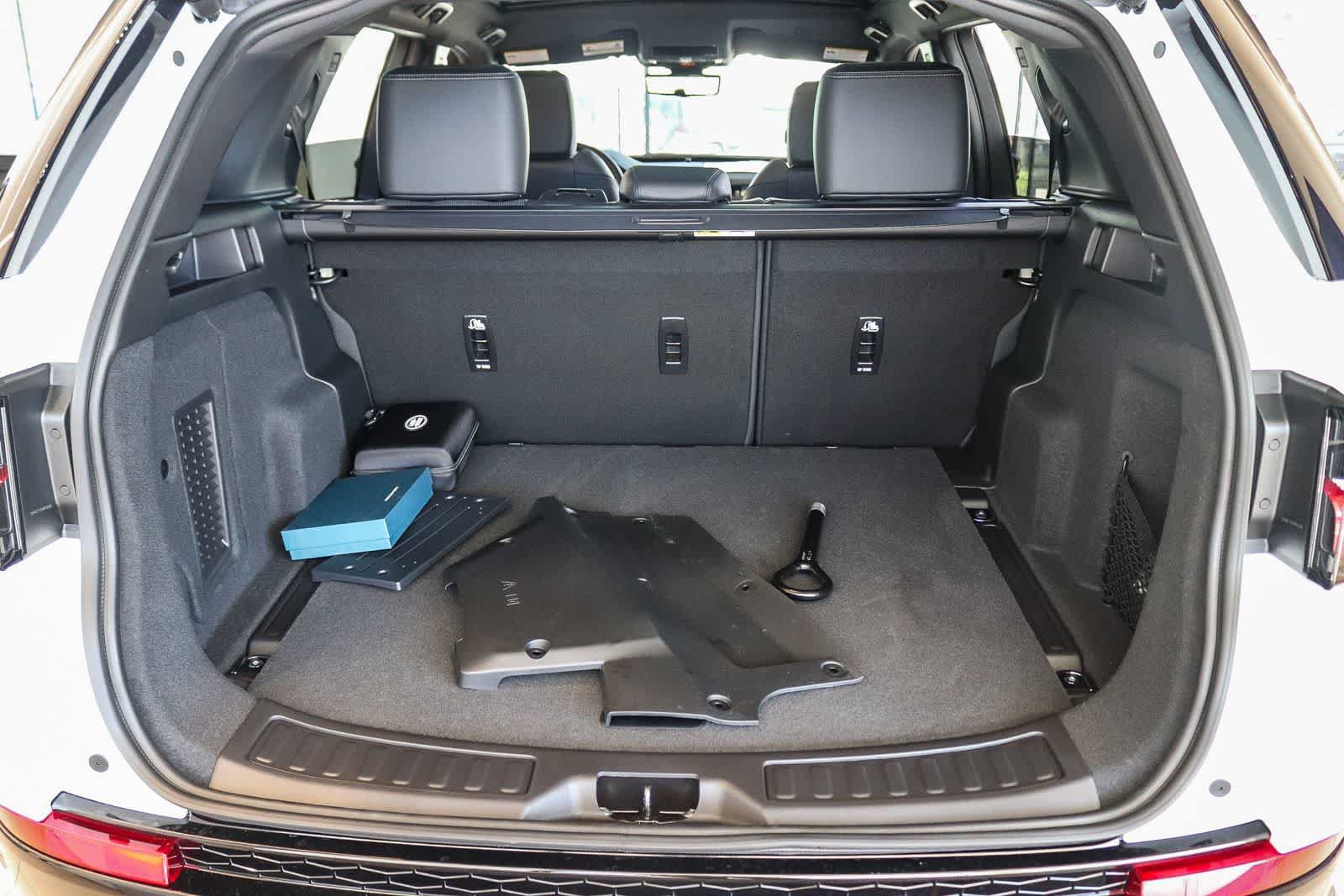 New 2026 Land Rover Discovery Sport Landmark AWD/4WD image 24