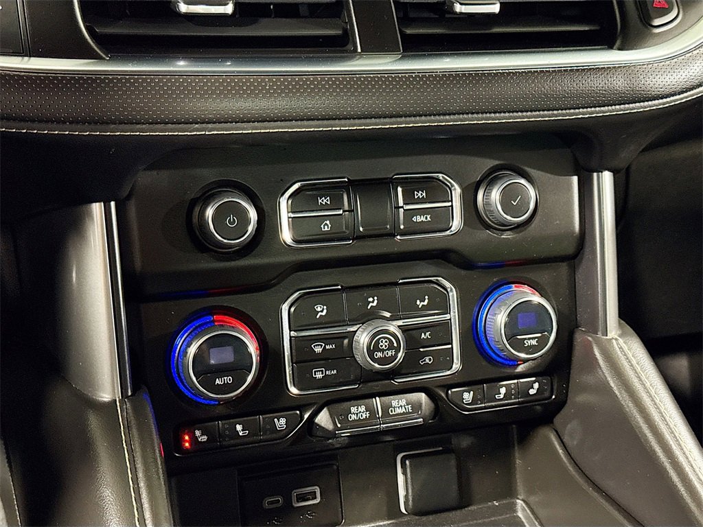 Used 2023 Chevrolet Suburban Premier image 20