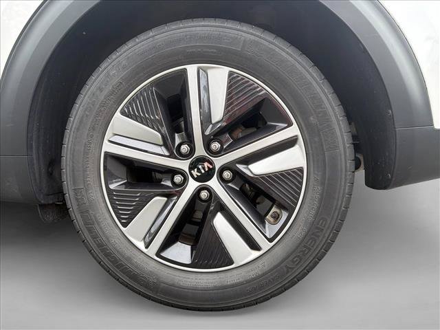 Used 2020 Kia Niro LXS FWD image 9
