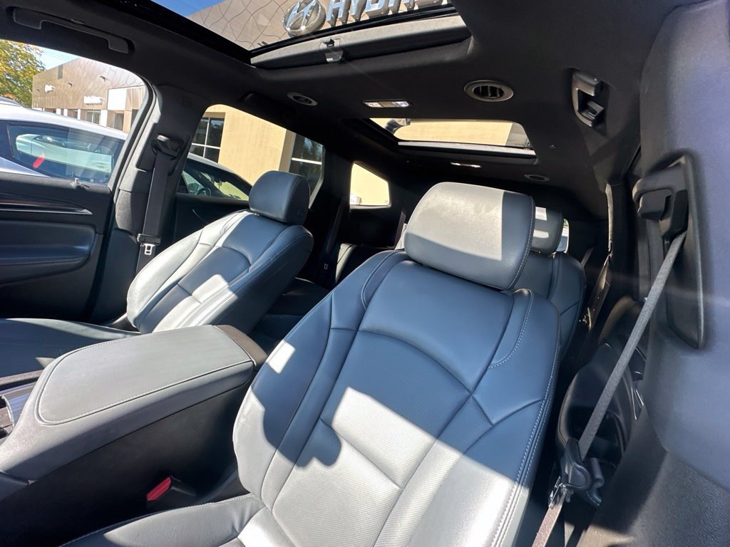 Used 2024 Buick Enclave Essence w/ Experience Buick Package AWD/4WD image 11