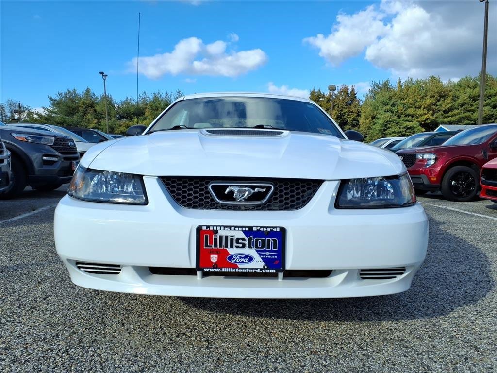 Used 2000 Ford Mustang Convertible image 2