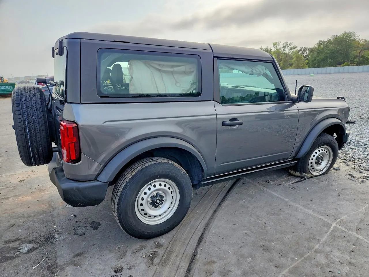Used 2022 Ford Bronco 2-Door image 3