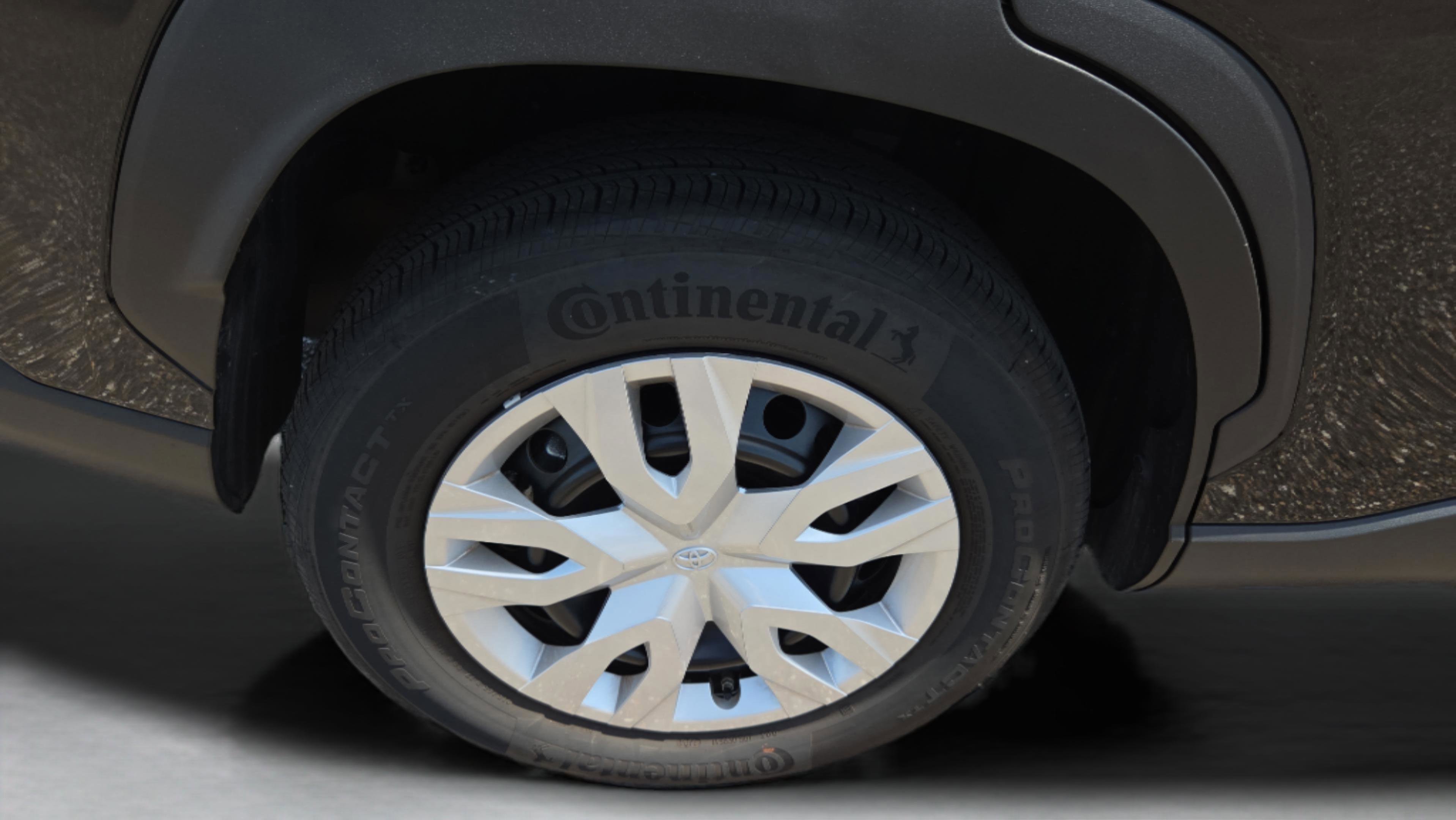 Certified 2024 Toyota Corolla Cross L FWD image 33