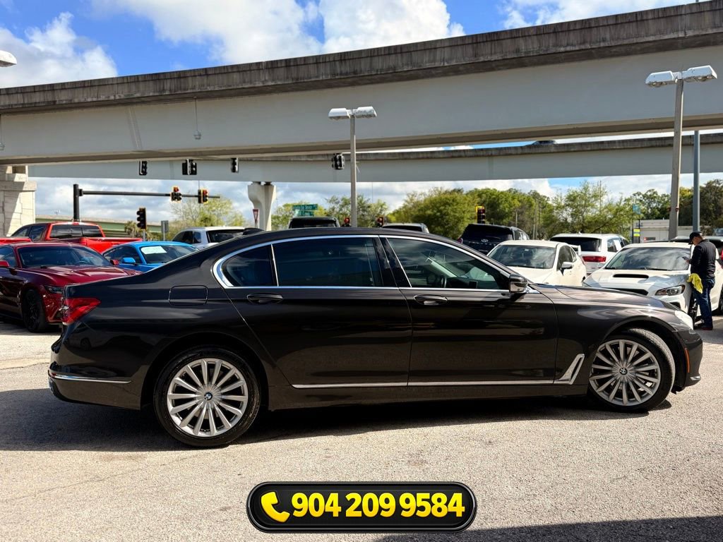 Used 2017 BMW 740i RWD image 10