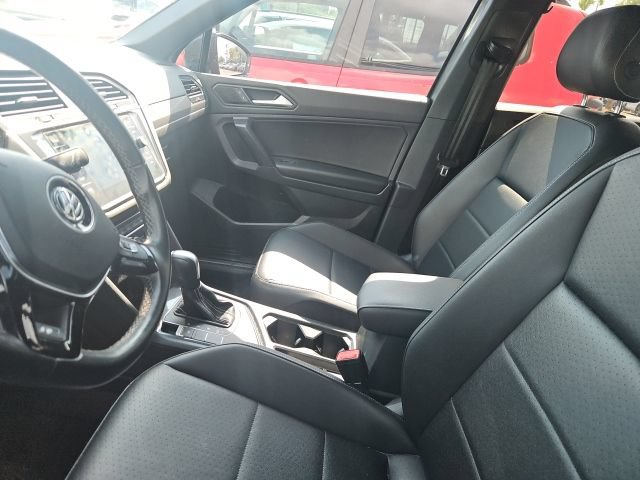 Used 2021 Volkswagen Tiguan SE R-Line FWD image 6