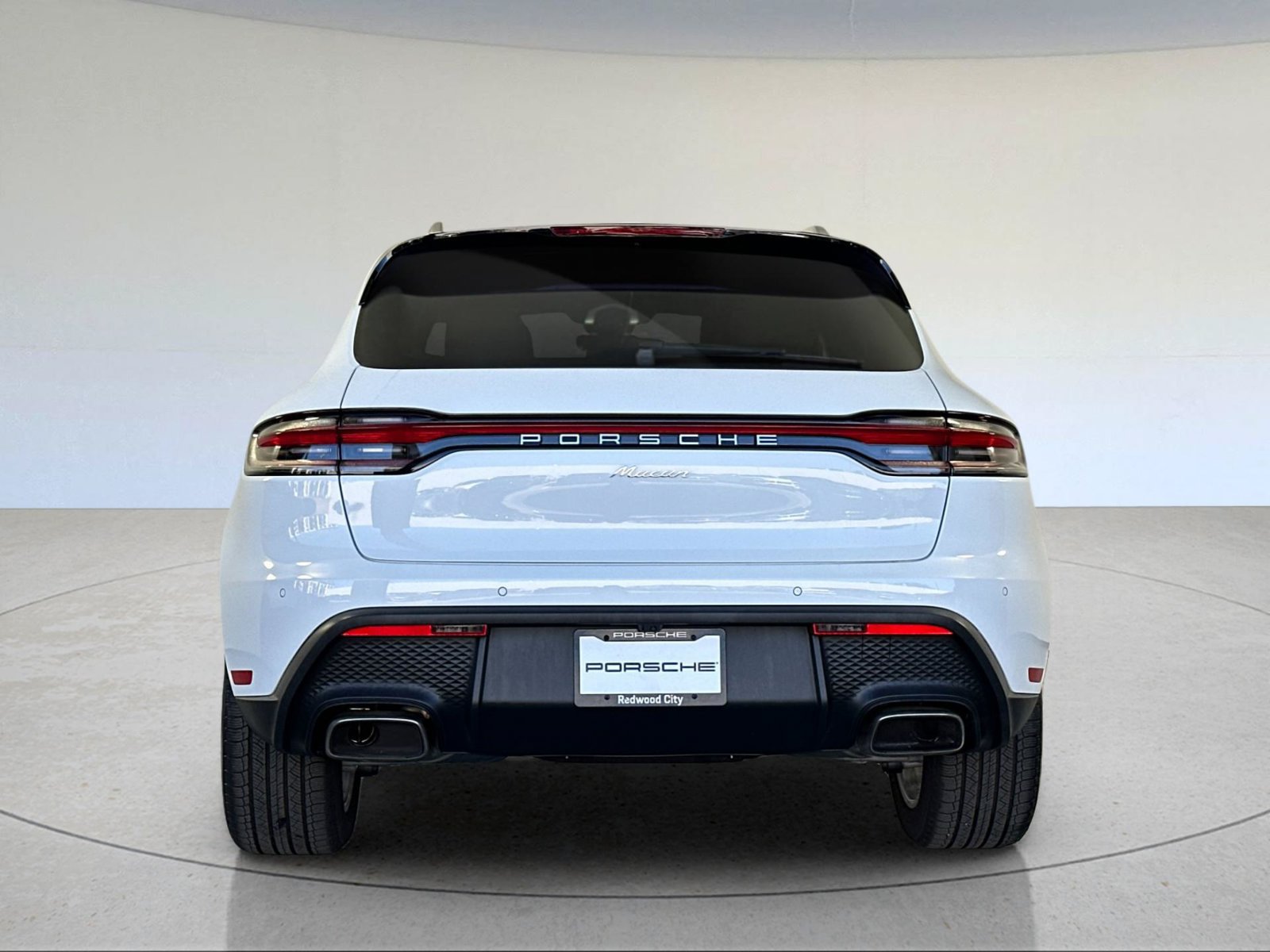 Certified 2026 Porsche Macan AWD/4WD image 7