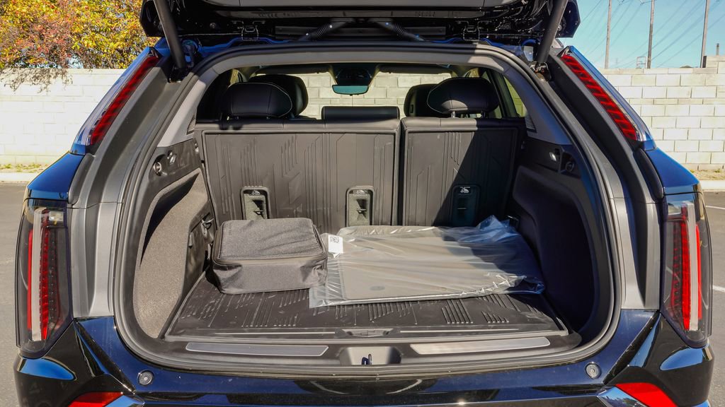 New 2026 Cadillac Optiq Sport 1 image 9