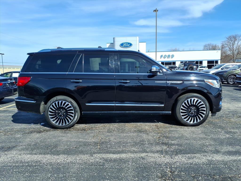 Used 2020 Lincoln Navigator Black Label w/ Cargo Convenience Package image 32