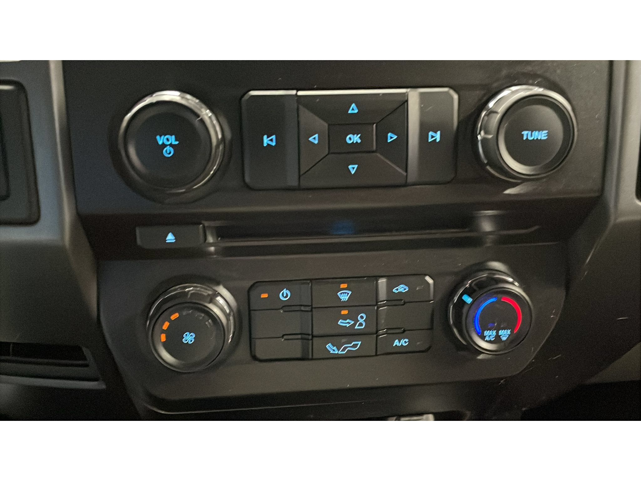 Used 2016 Ford F150 XLT AWD/4WD image 13