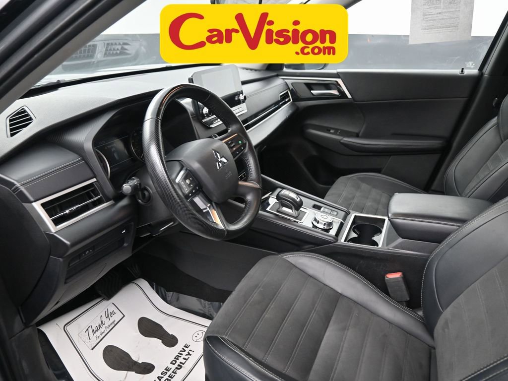 Used 2024 Mitsubishi Outlander SE image 27