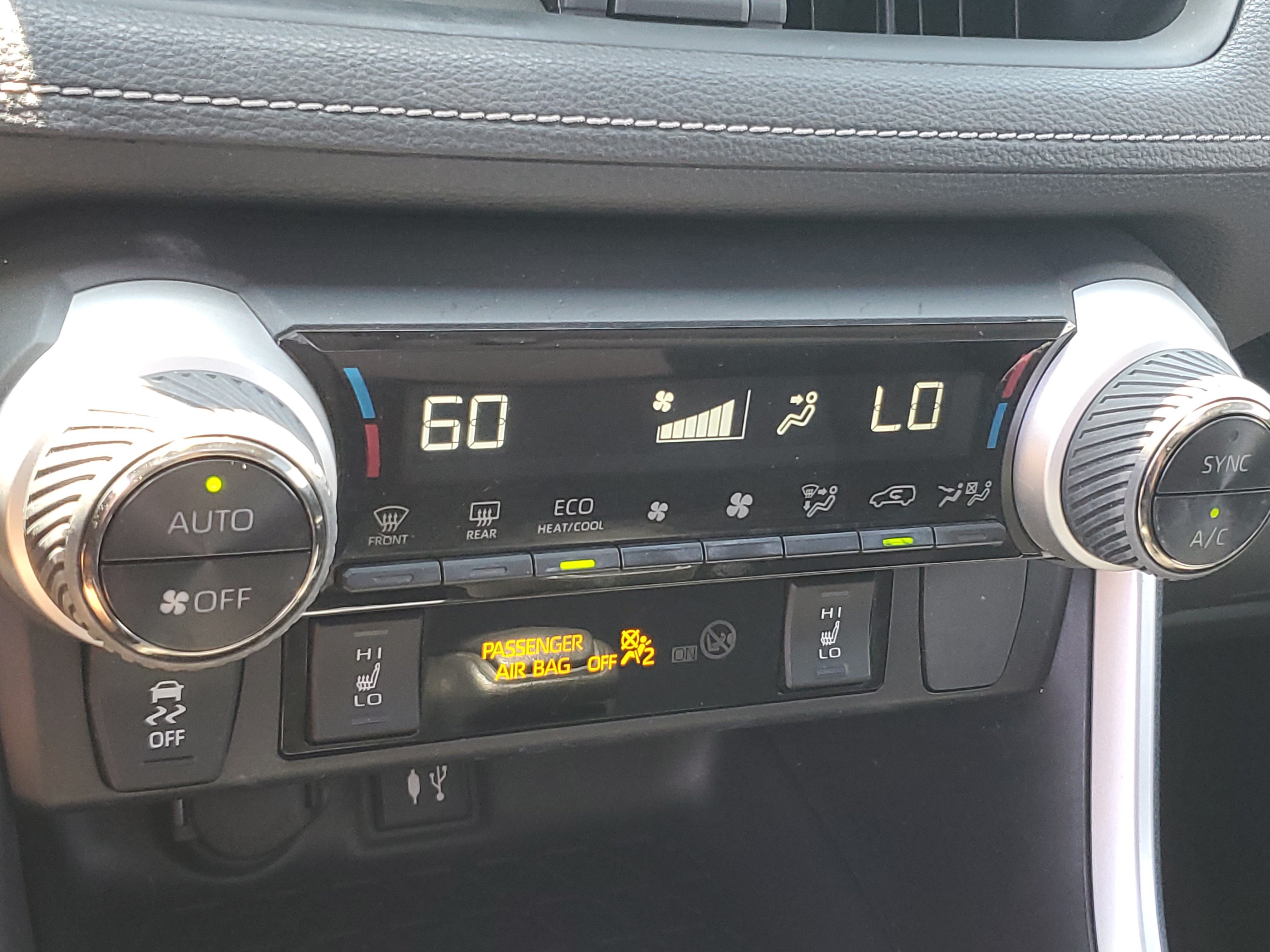 Used 2019 Toyota RAV4 XLE w/ Convenience Package AWD/4WD image 28