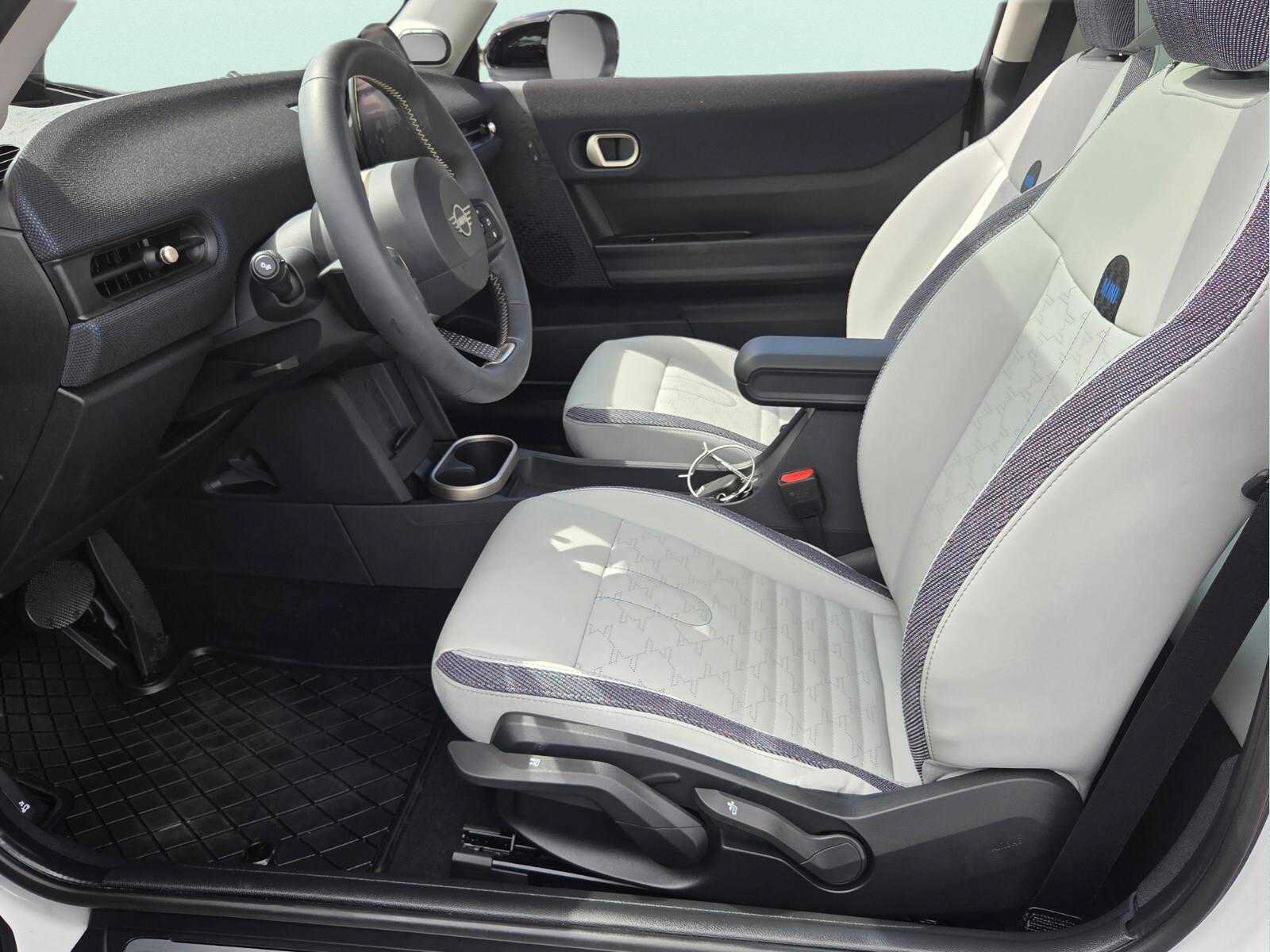 Used 2025 MINI Cooper S FWD image 10