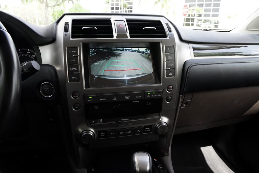 Used 2021 Lexus GX 460 Premium w/ Premium Package image 4