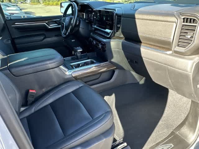 Used 2024 Chevrolet Silverado 1500 LT Trail Boss w/ Convenience Package II AWD/4WD image 19