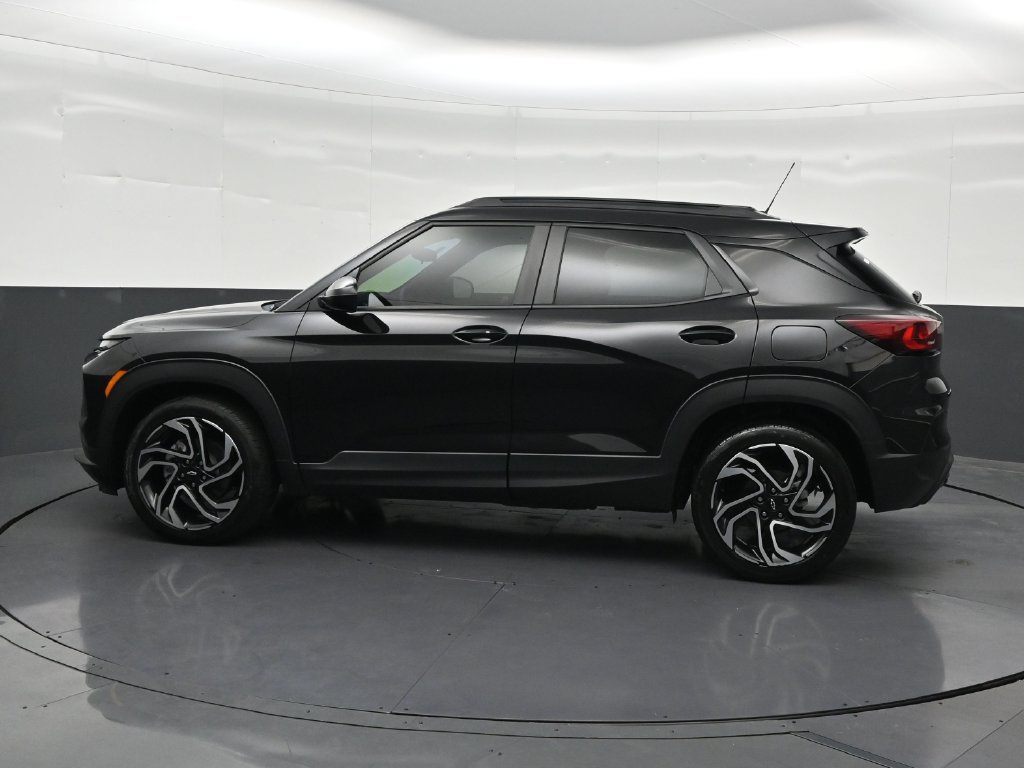 Used 2024 Chevrolet TrailBlazer RS w/ Driver Confidence Package FWD image 2