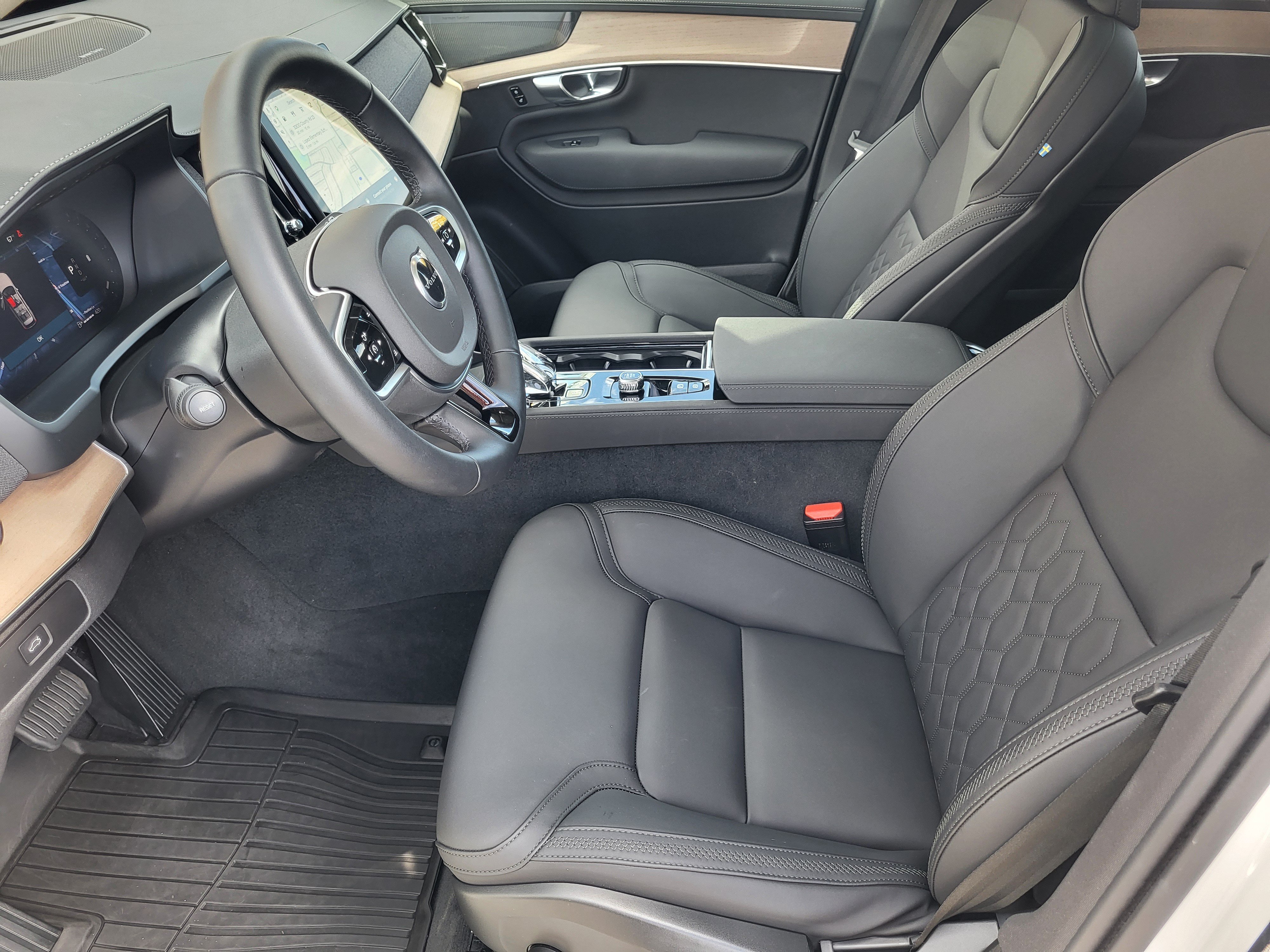 New 2026 Volvo XC90 B6 Plus w/ Protection Package AWD/4WD image 9