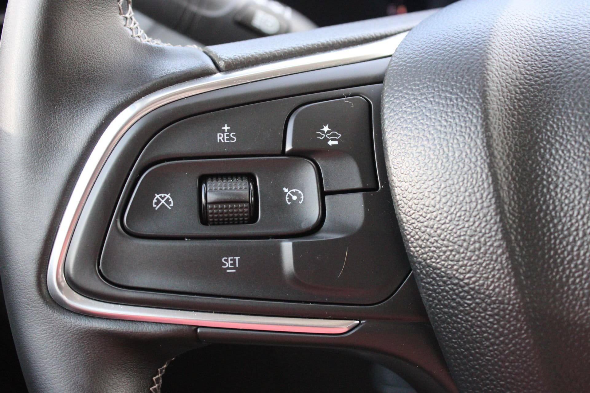 Used 2025 Buick Encore GX Preferred AWD/4WD image 28