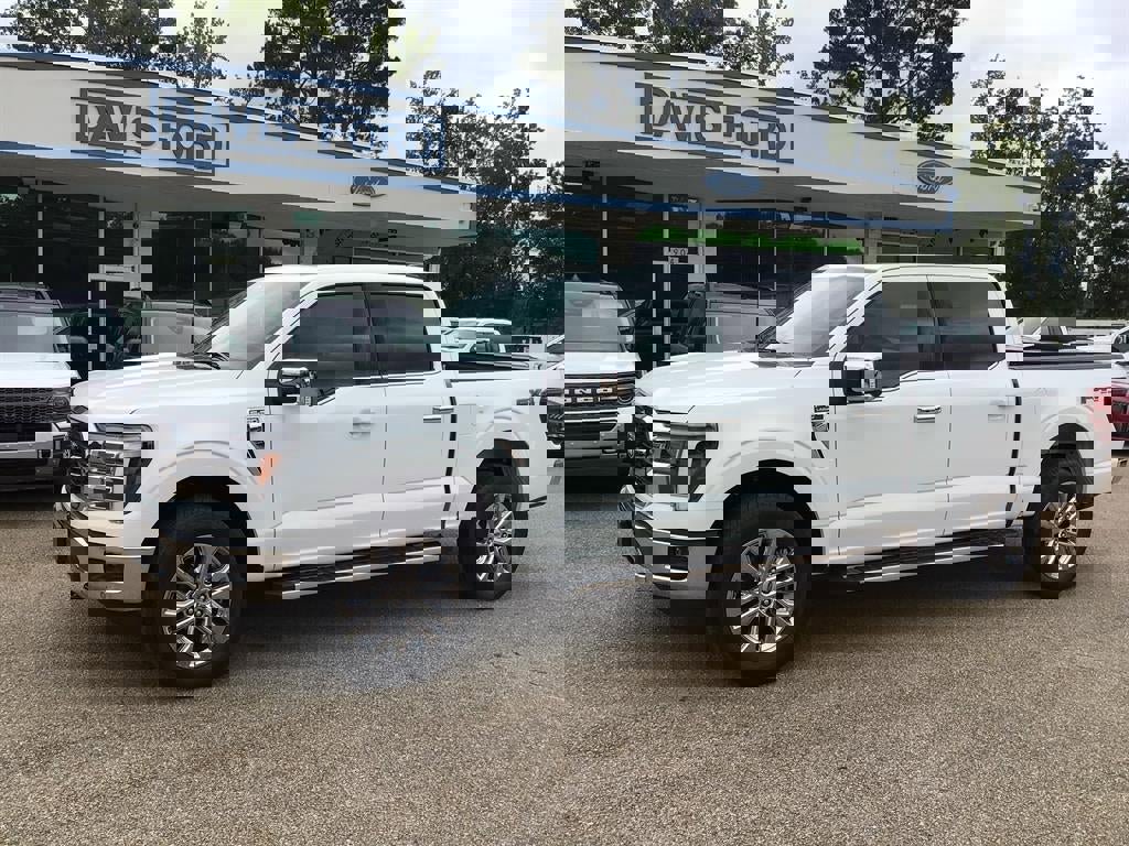 New 2025 Ford F150 Lariat w/ Equipment Group 501A Mid image 3