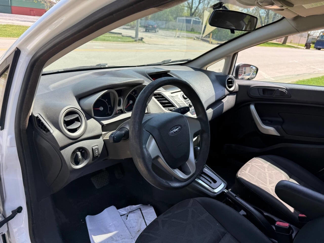 Used 2012 Ford Fiesta SE FWD image 15