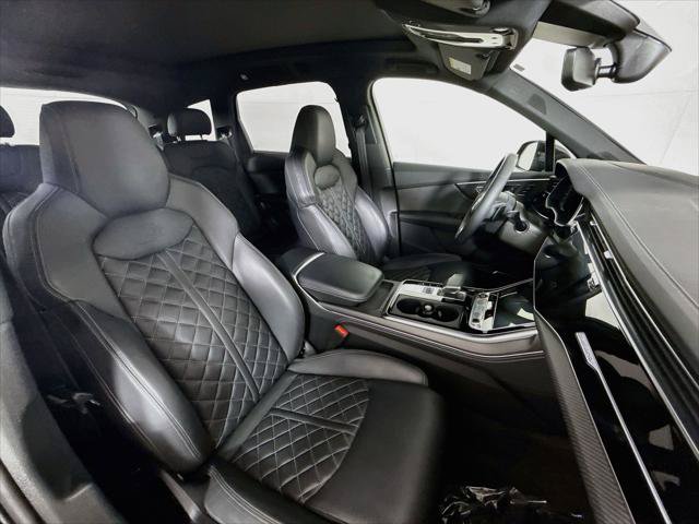 Certified 2025 Audi SQ7 Prestige AWD/4WD image 28