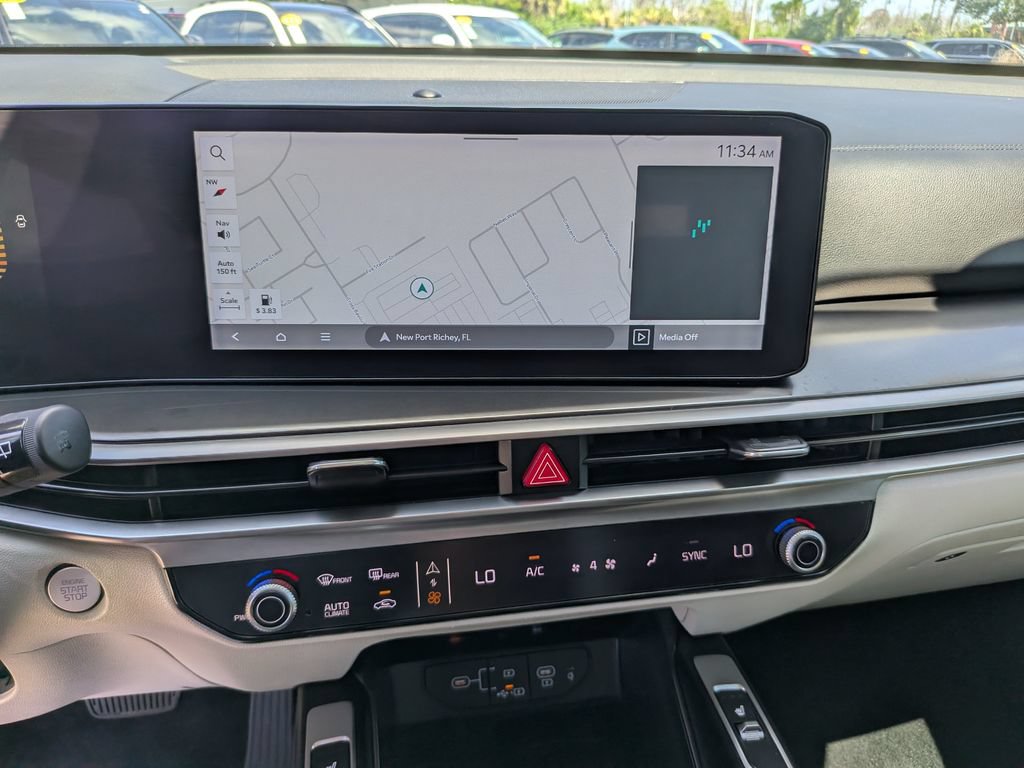 Certified 2025 Kia Sorento S w/ Panoramic Sunroof Package FWD image 23