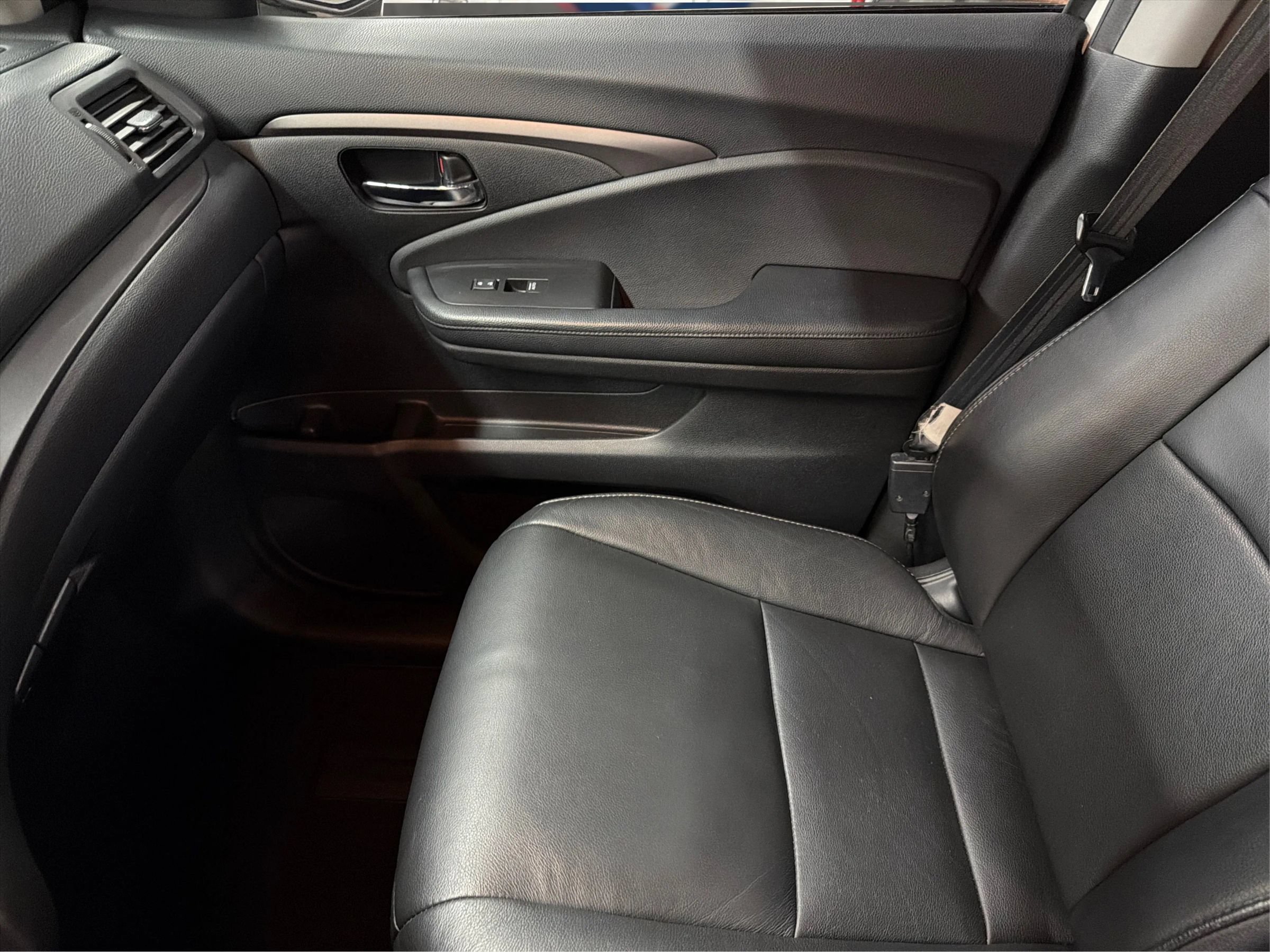 Used 2018 Honda Pilot EX-L image 38
