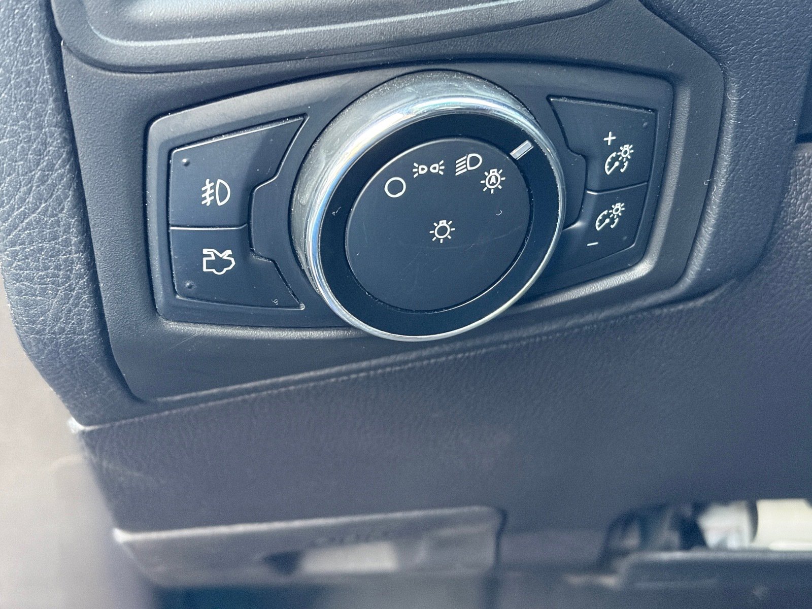 Used 2014 Ford Focus SE w/ Equipment Group 201A image 10