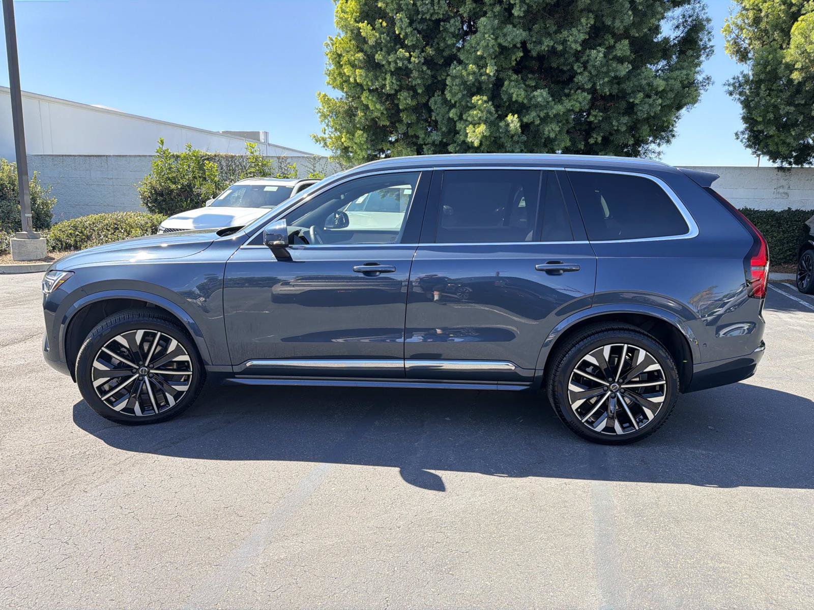 Certified 2026 Volvo XC90 B6 Plus AWD/4WD image 8