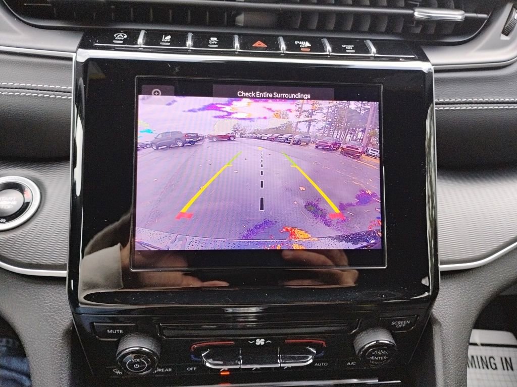 New 2025 Jeep Grand Cherokee L Laredo w/ Trailer Tow Package image 33