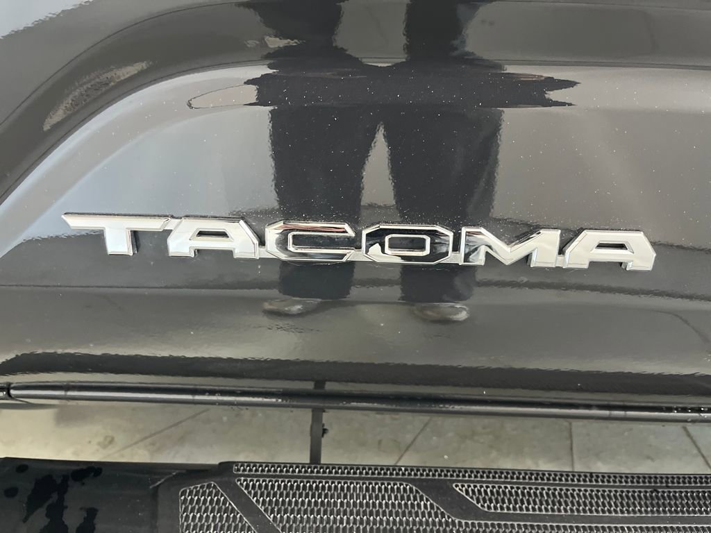 Used 2025 Toyota Tacoma SR5 image 38