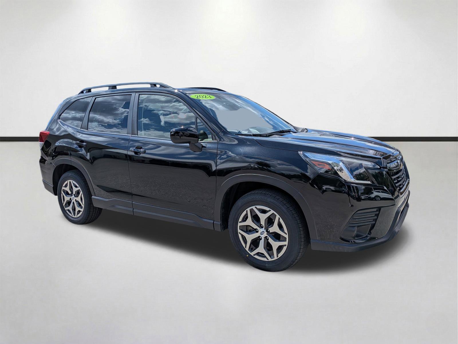 Certified 2023 Subaru Forester Premium AWD/4WD image 1