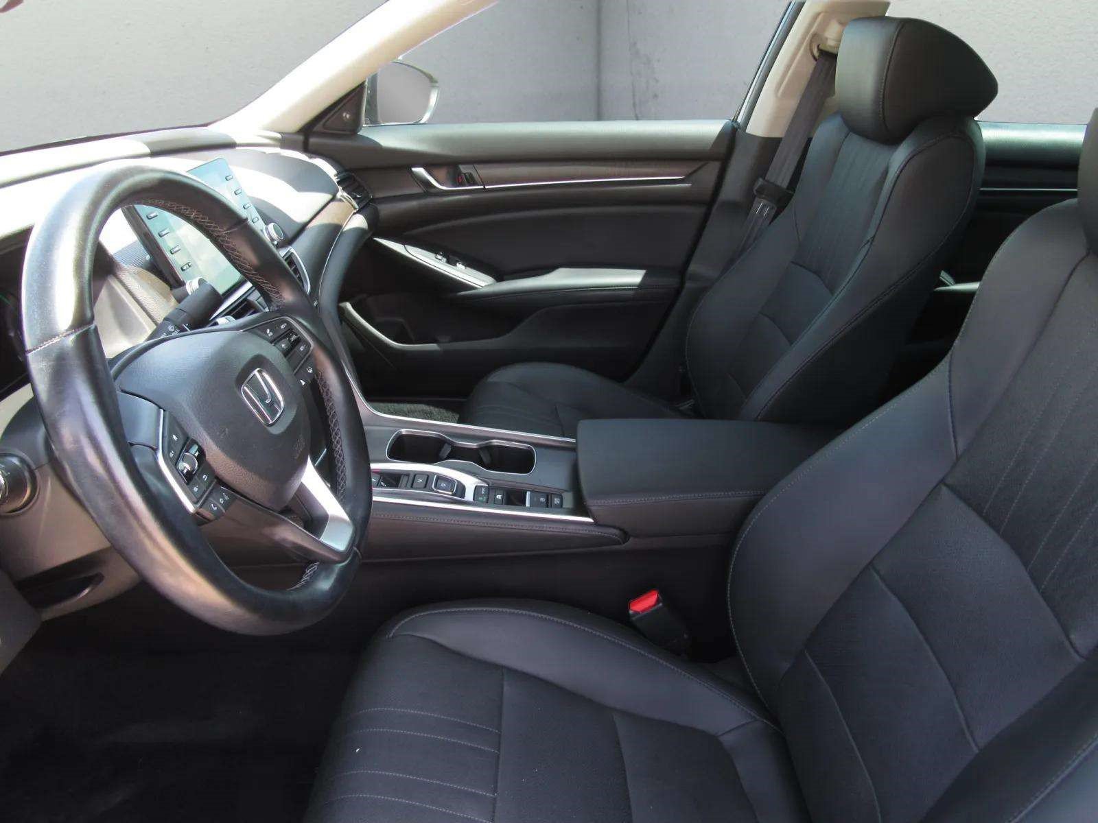 Used 2021 Honda Accord Touring image 14