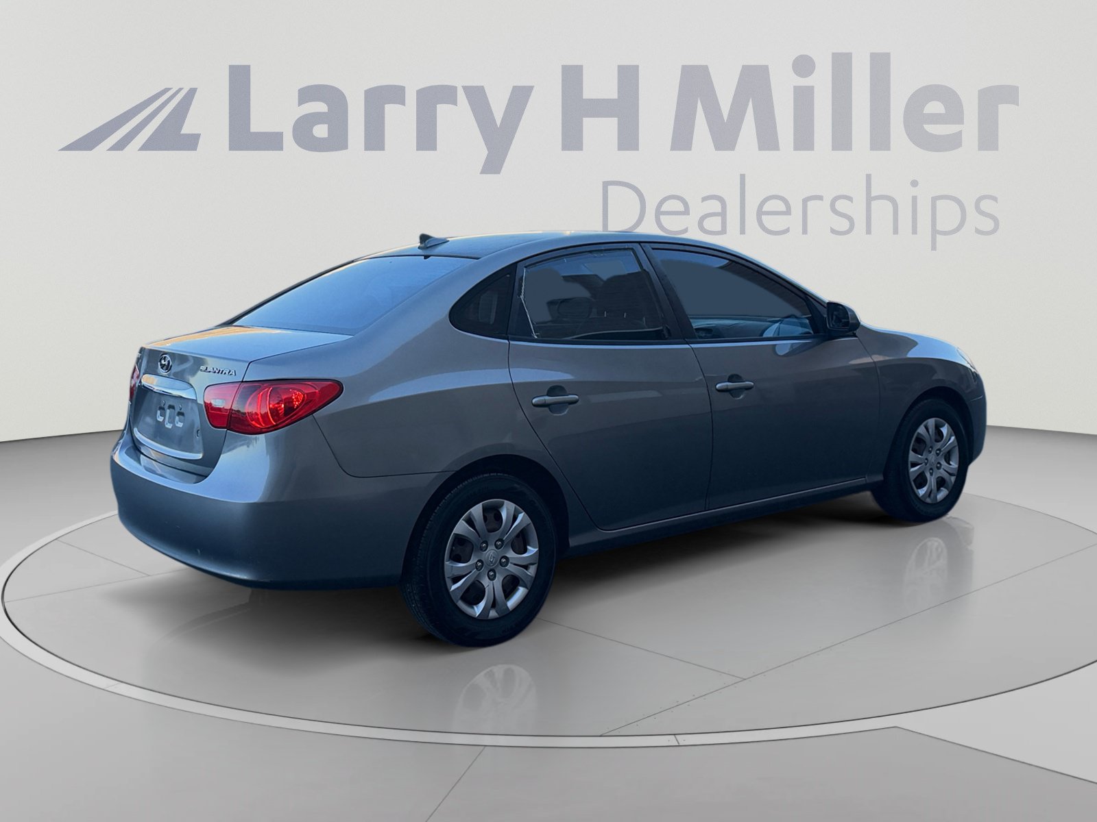 Used 2010 Hyundai Elantra GLS FWD image 5