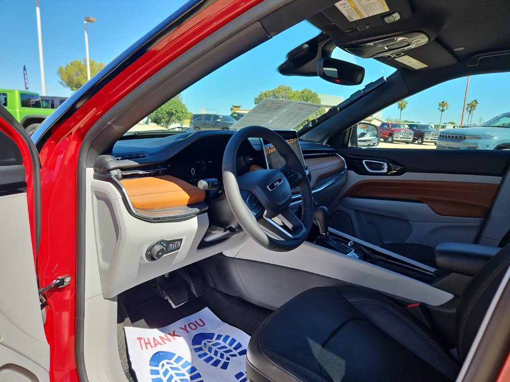 Used 2024 Jeep Compass Limited w/ Elite Group AWD/4WD image 14