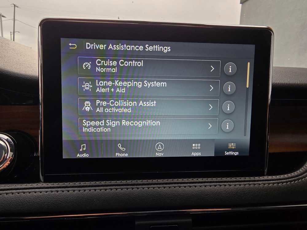 Used 2022 Lincoln Corsair Reserve w/ Equipment Group 201A image 20