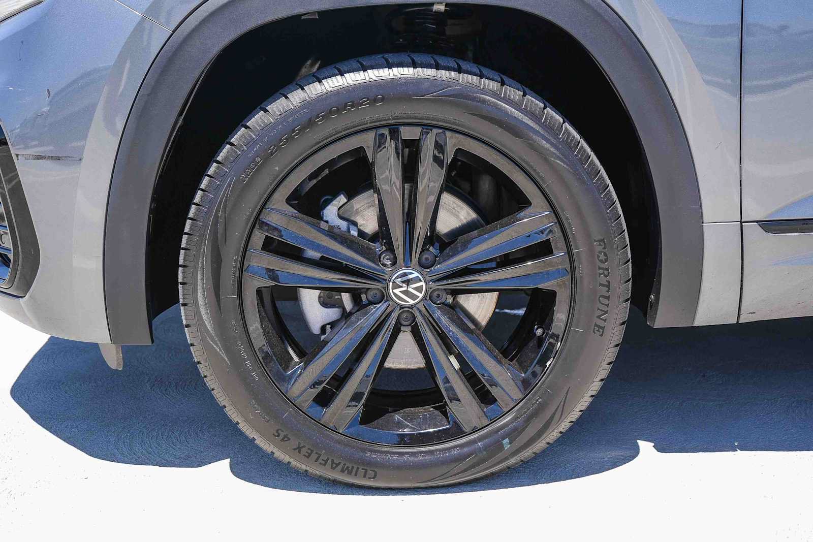 Certified 2023 Volkswagen Atlas SEL R-Line AWD/4WD image 11