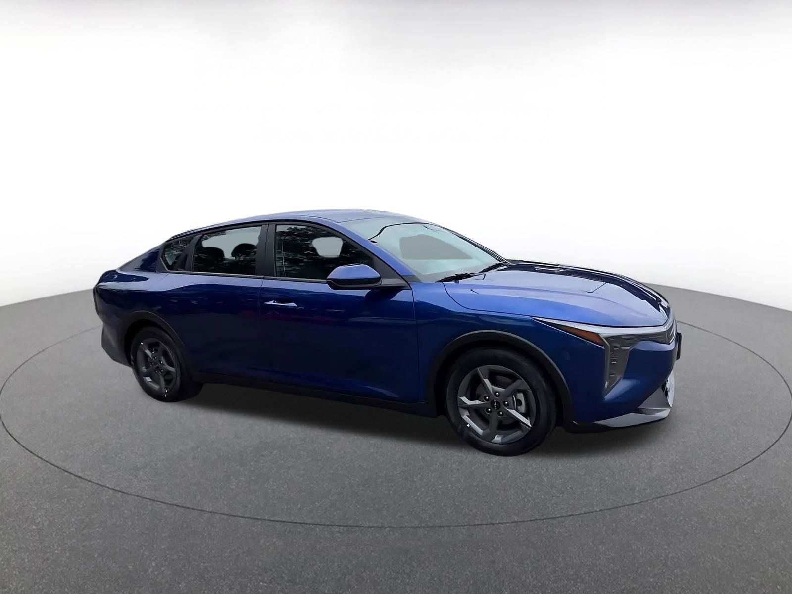 Used 2025 Kia K4 FWD image 2