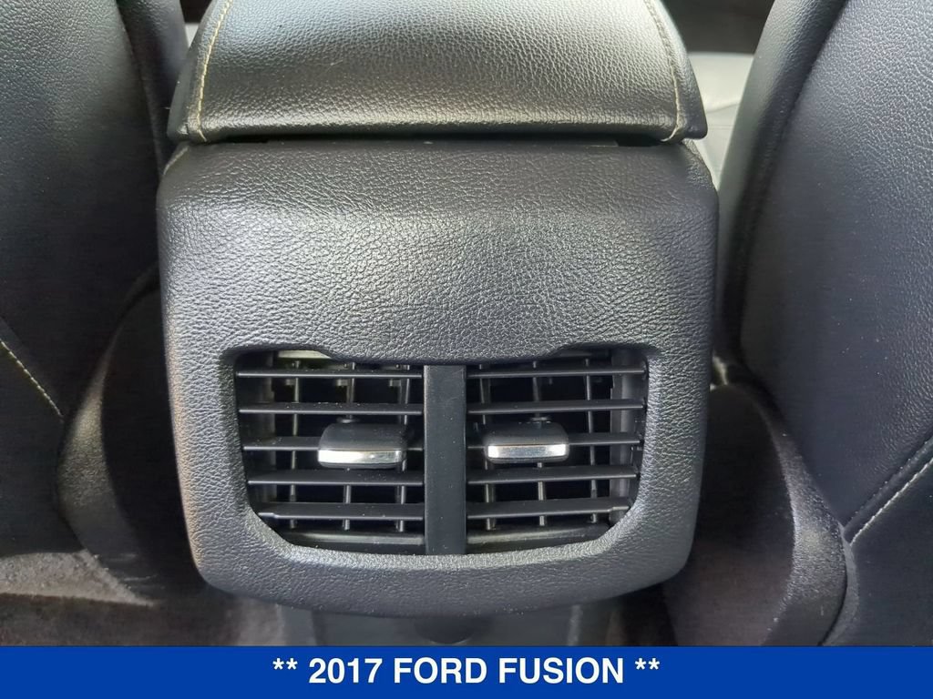 Used 2017 Ford Fusion SE w/ Fusion SE Technology Package AWD/4WD image 18