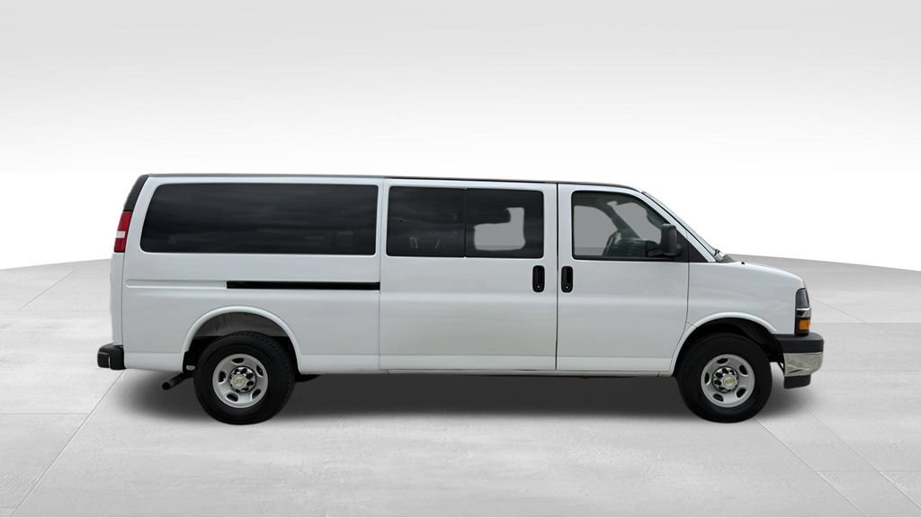 Used 2025 Chevrolet Express 3500 LT w/ LT Preferred Equipment Group RWD image 11