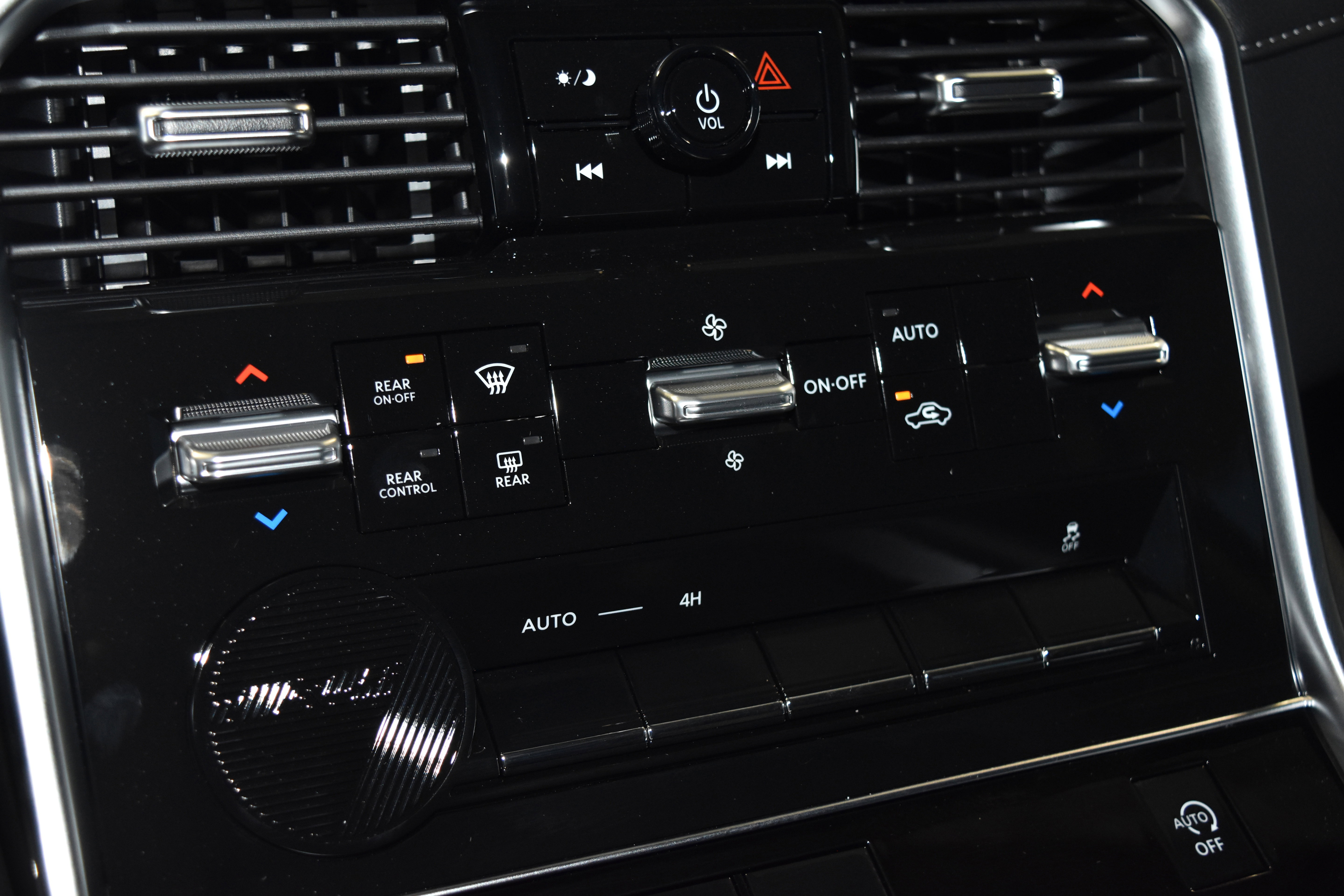 New 2025 Nissan Armada SV AWD/4WD image 11