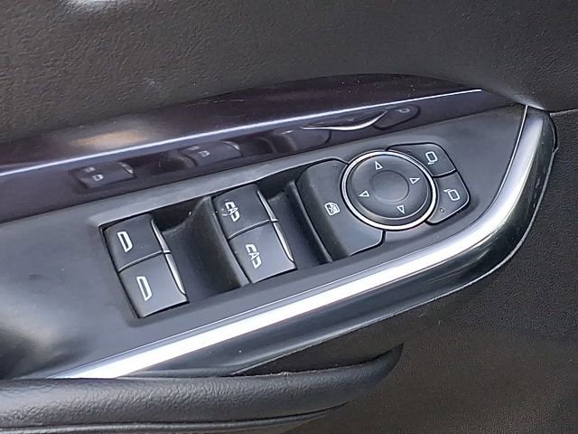 Used 2023 Cadillac XT4 Luxury w/ Cold Weather Package image 15