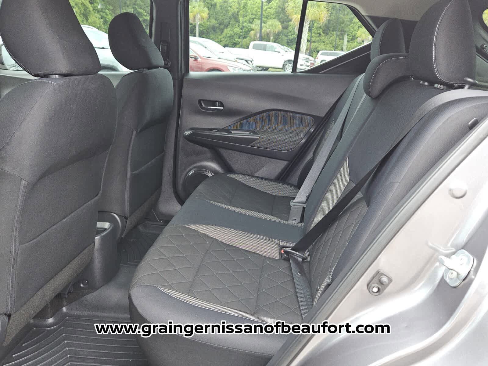 Used 2018 Nissan Kicks SV FWD image 4