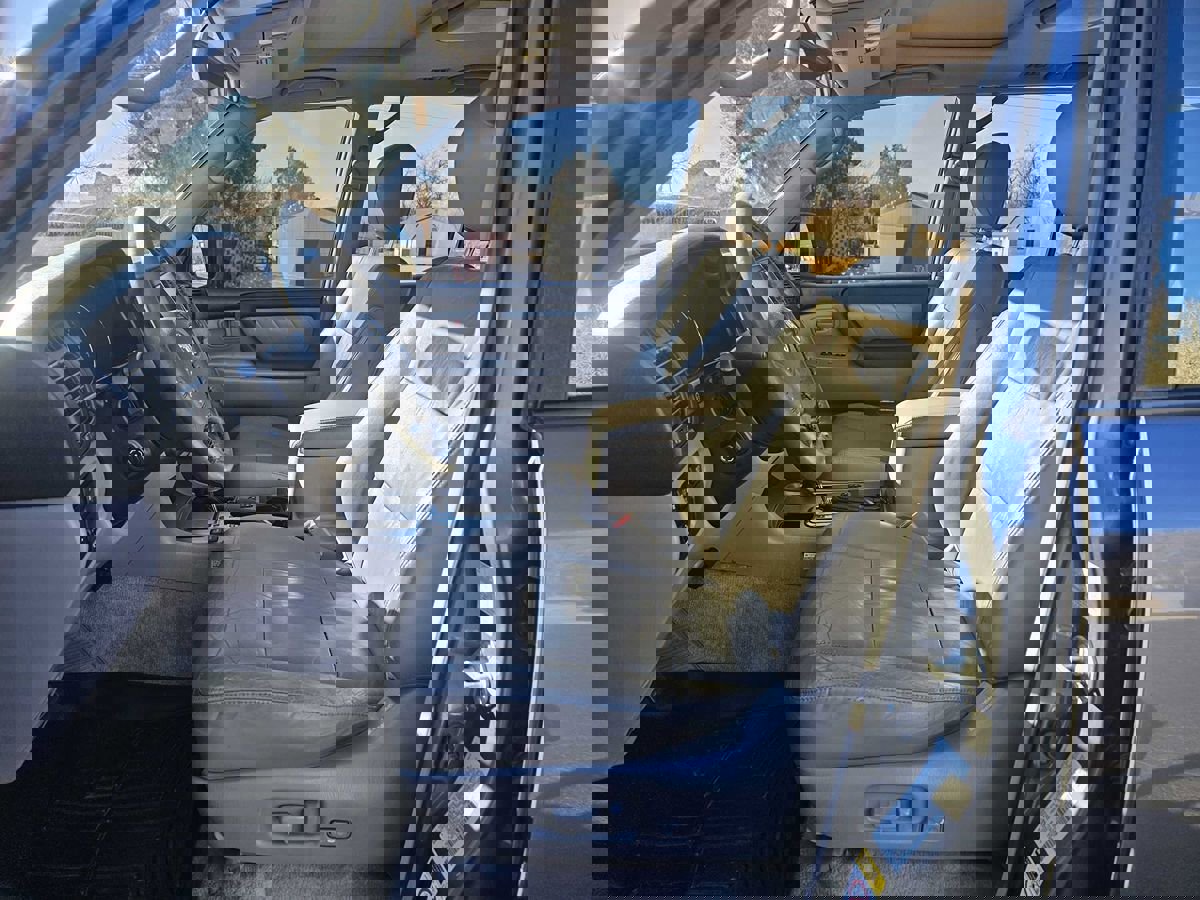 Used 2003 Toyota Land Cruiser image 9